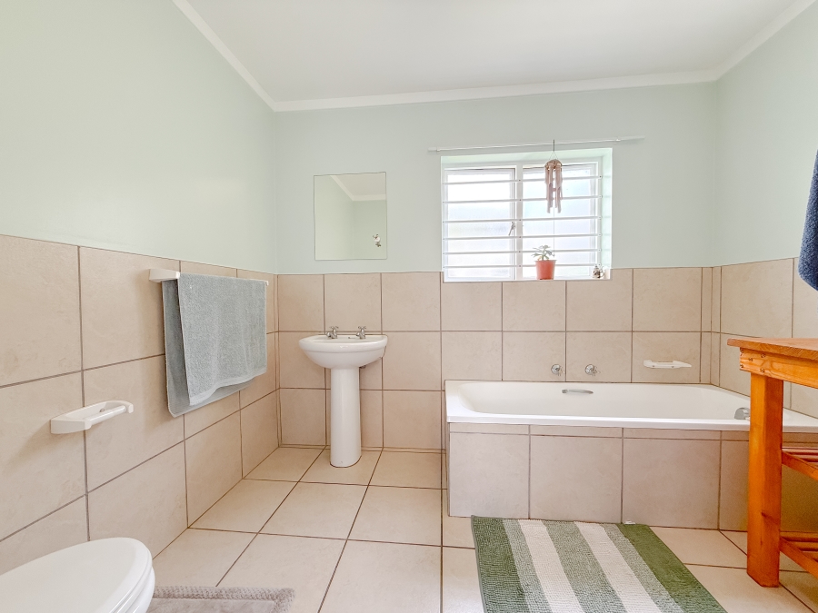 3 Bedroom Property for Sale in Bowtie Western Cape